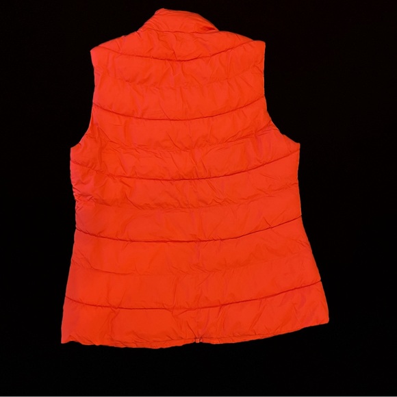RED VEST - Picture 2 of 10